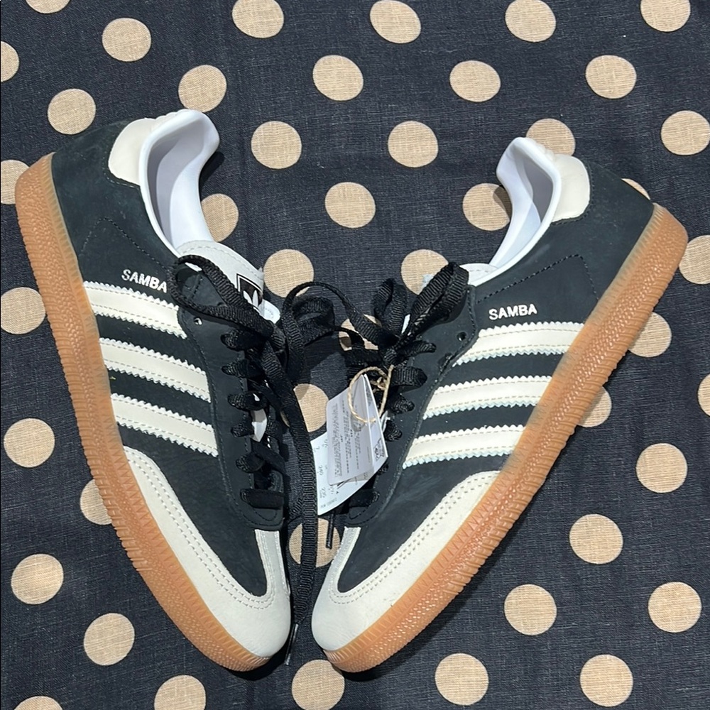 🎉SOLD🎉Adidas Samba Black and White Shoes